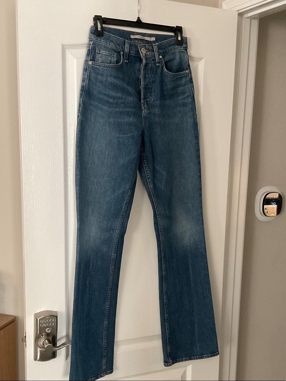Hudson Jeans High-Rise boot-cut in Medium Blue Wash